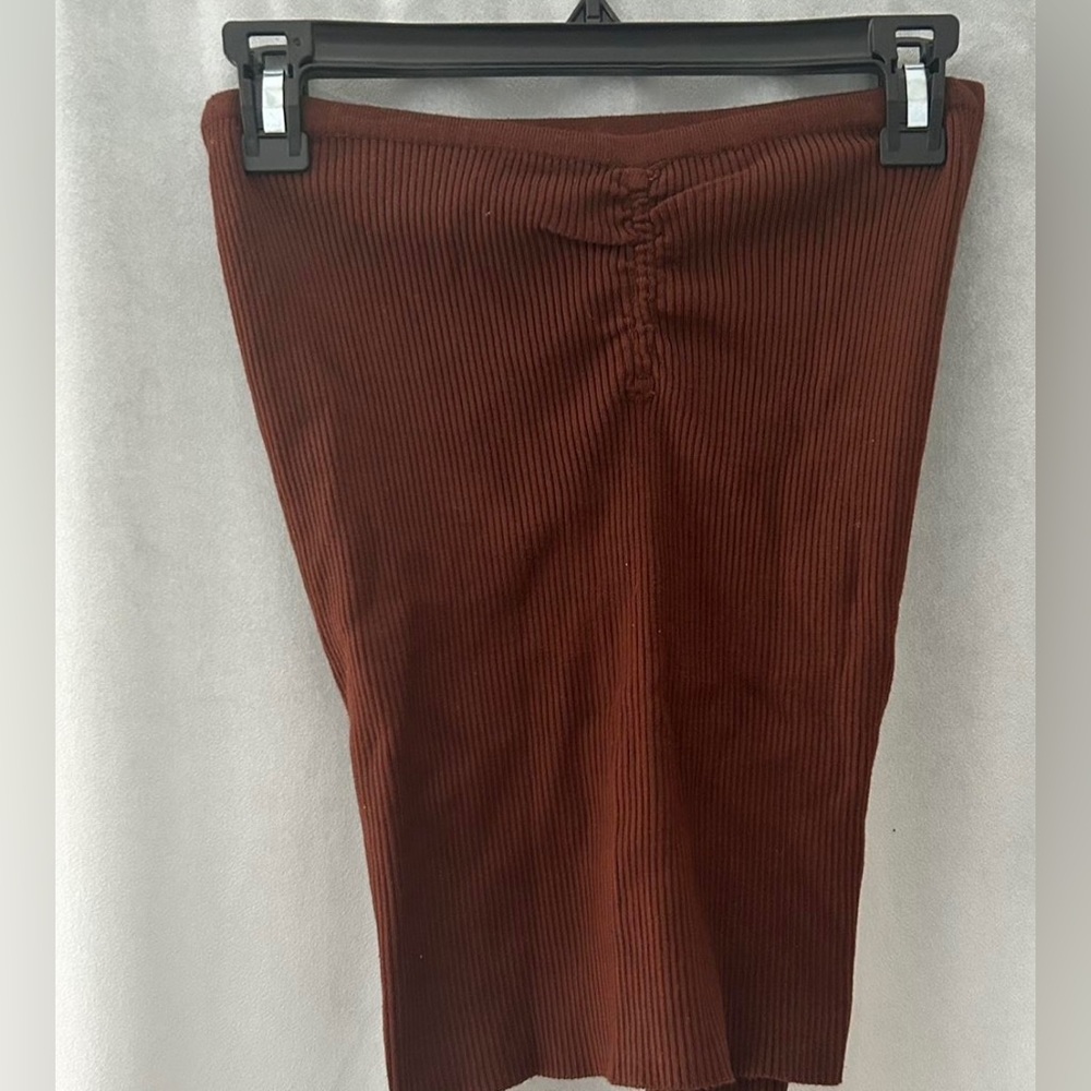 Brown ribbed strapless top